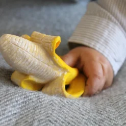 Ana la banane de dentition latex d'hévéa|Oli & Carol Hot