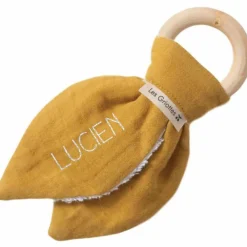 Les Griottes Anneau de dentition en bois Jaune moutarde (personnalisable)
