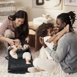 Arche de jeux pour transat Yeux espiègles noir et blanc|BabyBjörn Sale