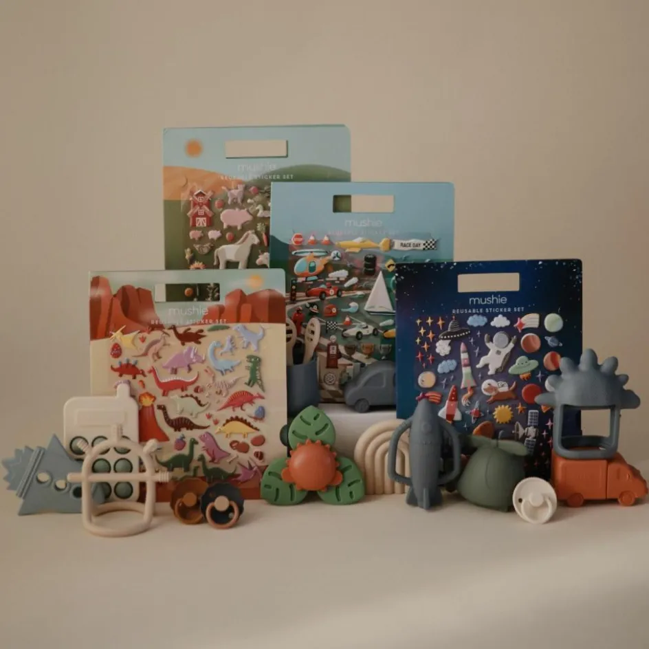 Sale Mushie Autocollants réutilisables Sticker Book Space