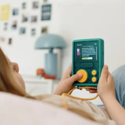 Baladeur interactif Flam avec coque verte|Lunii Best