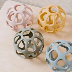 Balle de préhension en silicone Ocre|Baby's Only Best