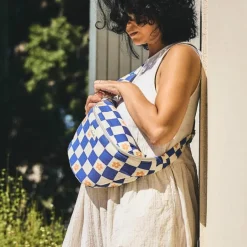 Banane à langer Comme un bonbon Romy damier bleu|BEBEL Clearance