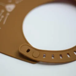 Bavoir en silicone Chat Caramel|Trois Kilos Sept Discount