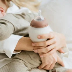 Sale Elhée Biberon anti-colique en silicone Blossom (240 ml)