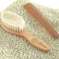 Online Le Biberon Français Brosse à cheveux bébé en hêtre rouge et soie de chèvre