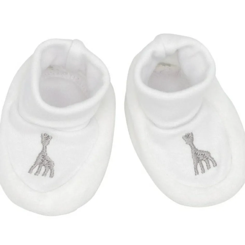 Clearance Trois Kilos Sept Chaussons de naissance blancs Sophie la girafe (0-1 mois)