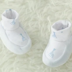Hot Trois Kilos Sept Chaussons de naissance bleus Sophie la girafe (0-1 mois)