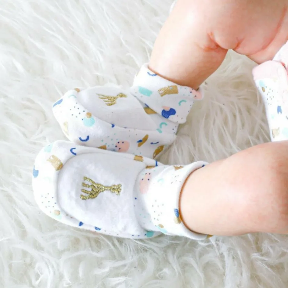 Discount Trois Kilos Sept Chaussons édition limitée Sophie la girafe rose (0-1 mois)
