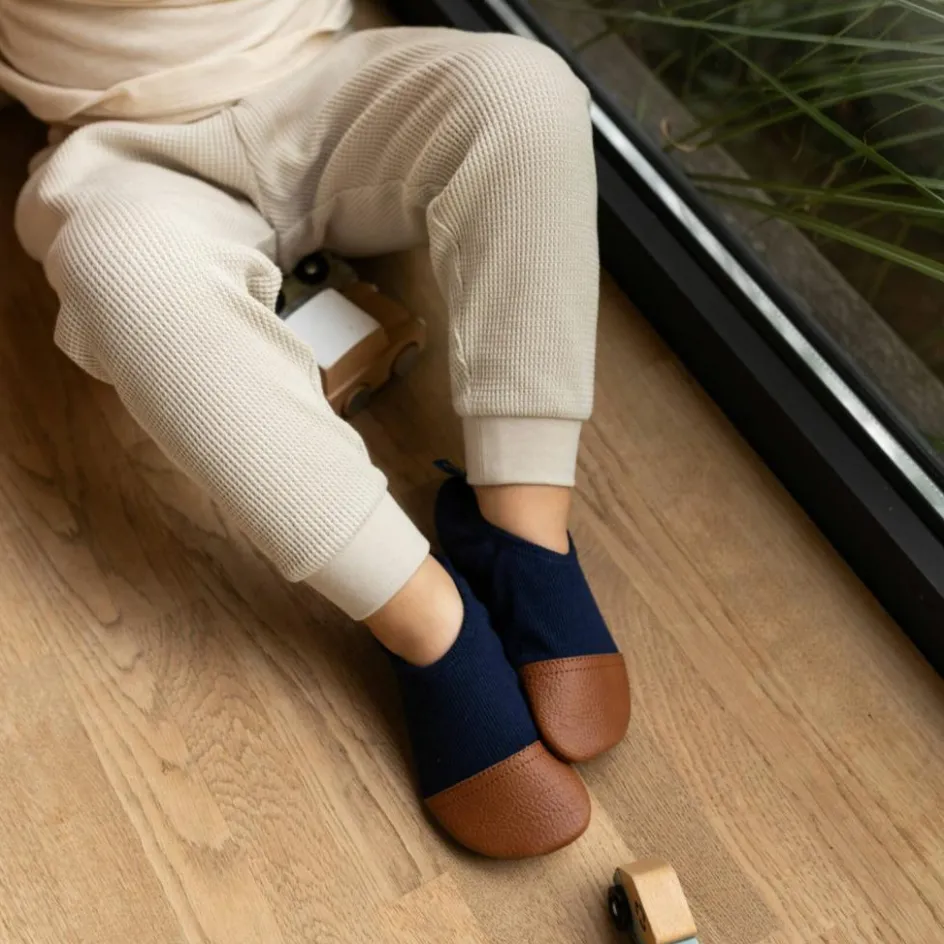 Les Pas Petits Chaussons Les Petits Jerseys Bleu Profond (pointures 24-26)