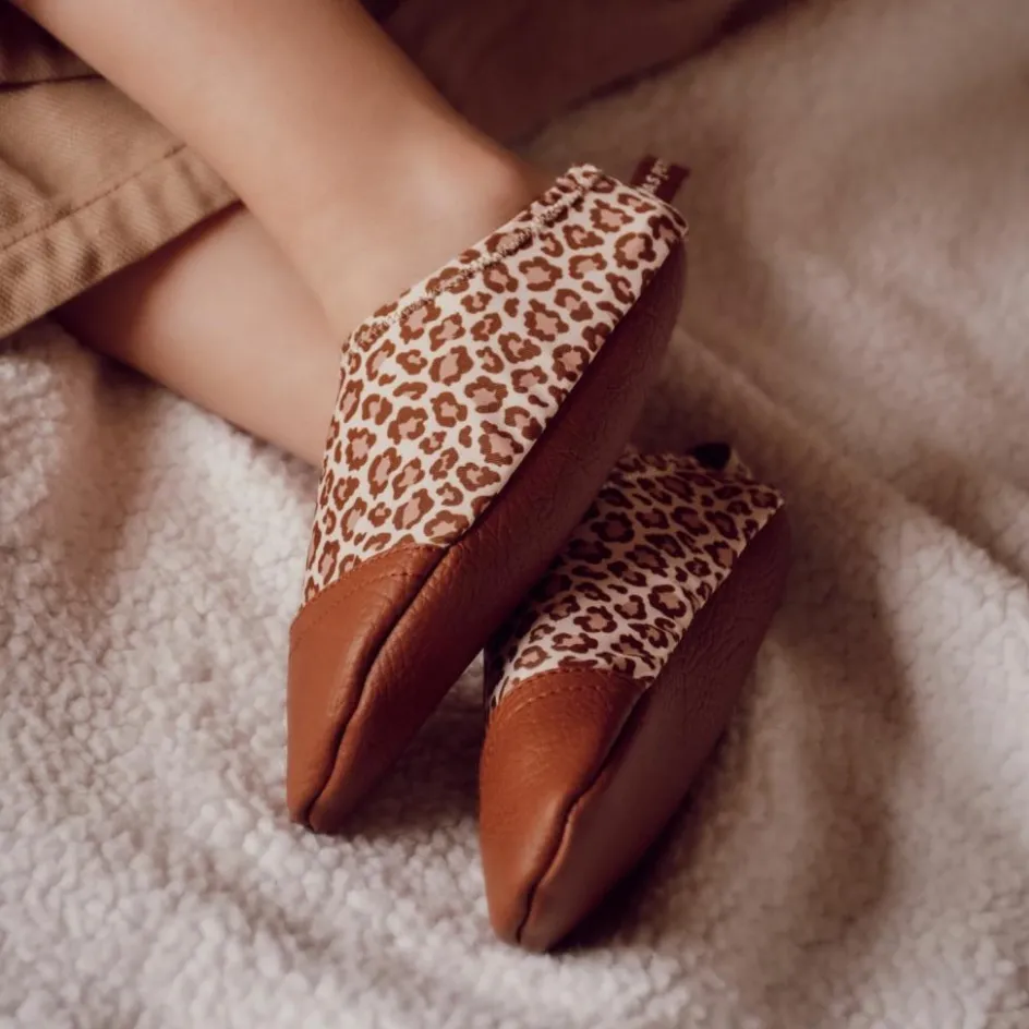 Les Pas Petits Chaussons tout-terrain Les Petits Léon Léopard (pointures 24-26)