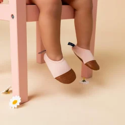 Online Les Pas Petits Chaussons tout-terrain Les Petits Roses (pointures 24-26)