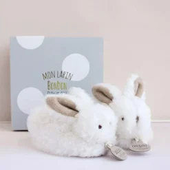 Coffret chaussons de naissance lapin hochet beige (taille 16-18)|Doudou et Compagnie New