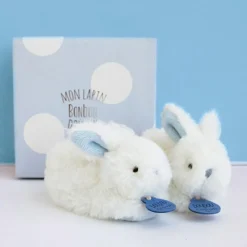 Doudou et Compagnie Coffret chaussons hochet Mon tout petit lapin bleu (0-6 mois)