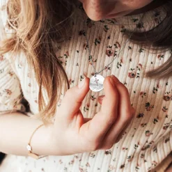 Hot Petits trésors Collier chaîne croix ajourée personnalisable (argent 925)