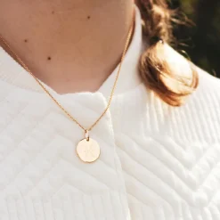 Sale Petits trésors Collier chaîne médaille Poisson personnalisable (plaqué or)