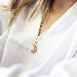 Sale Petits trésors Collier enfant médaille et étoile en nacre personnalisable (plaqué or)