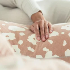 Outlet Béaba Coussin de grossesse Big Flopsy™ Jersey de coton imprimé Savannah Bloom