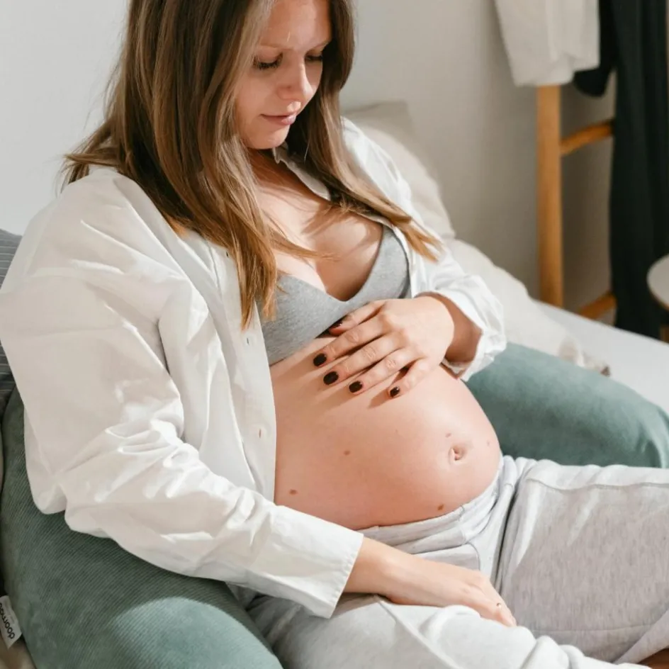 Coussin de maternité Buddy Corduroy Green|Doomoo Clearance