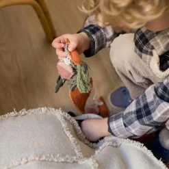 Coussin de sol jeu Tic-Tac-Toe x Oli & Carol (50 x 20 cm)|Lorena Canals Outlet