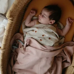 Couverture bébé côtelée Blush (90 x 90 cm)|Mushie Clearance