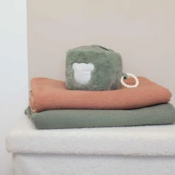 Sale Trois Kilos Sept Cube d'activités Honey