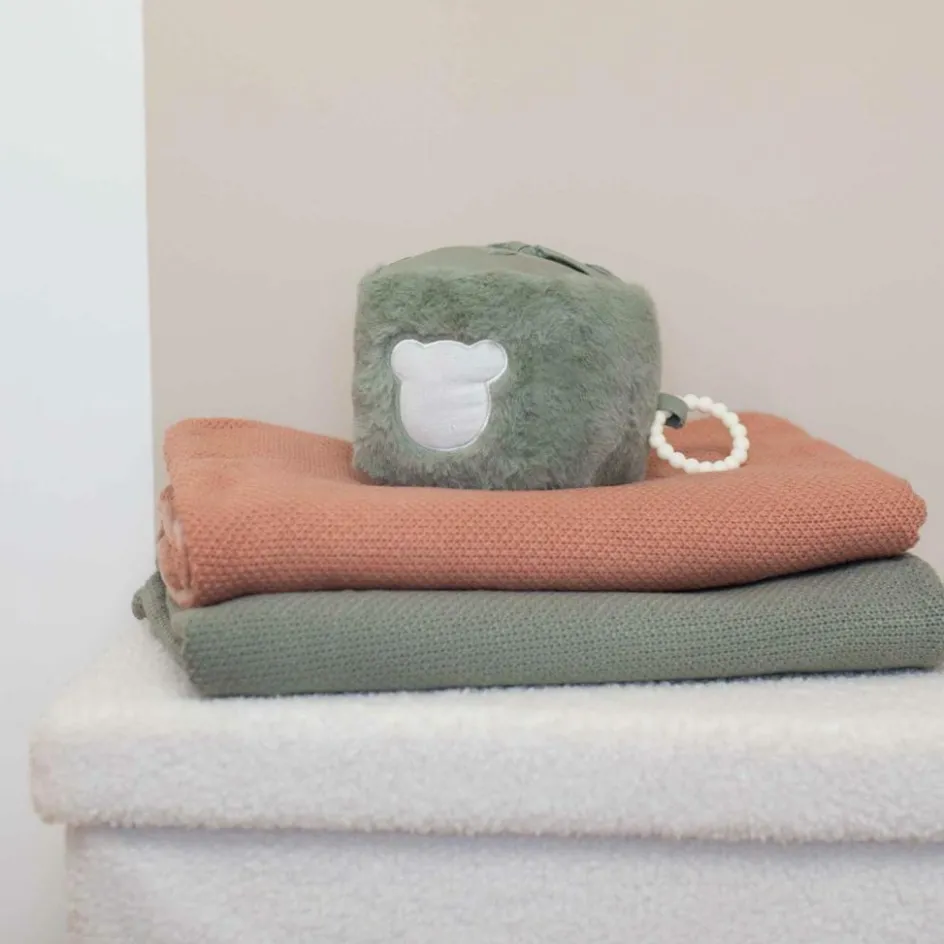 Sale Trois Kilos Sept Cube d'activités Honey