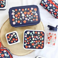 Gourde Fraises (450 ml)|A Little Lovely Company Sale