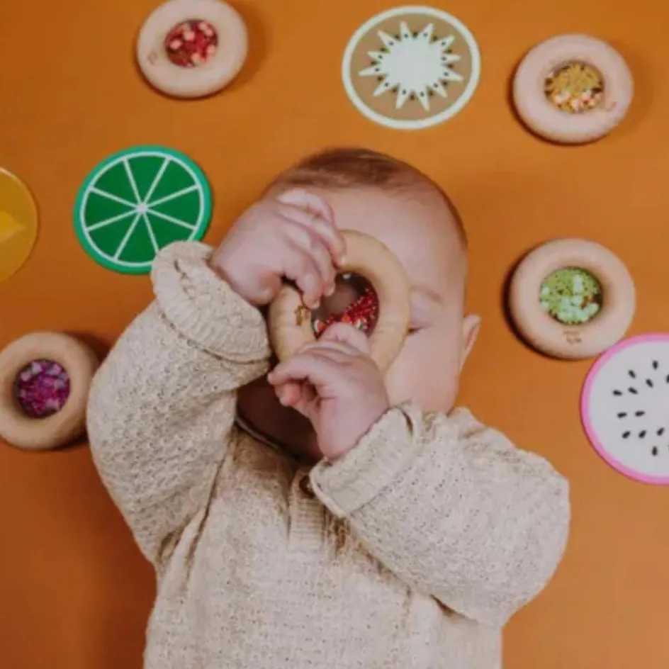 Hochet sensoriel Sensory Donut tomates|Petit Boum Clearance