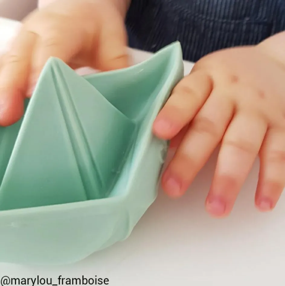 Jouet de bain bateau Origami latex d'hévéa mint|Oli & Carol Sale