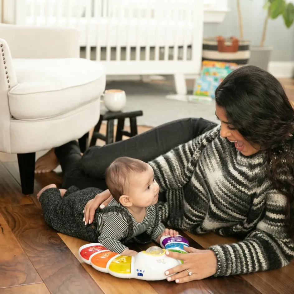 Jouet musical et multilingue Glow & Discover|Baby Einstein Online