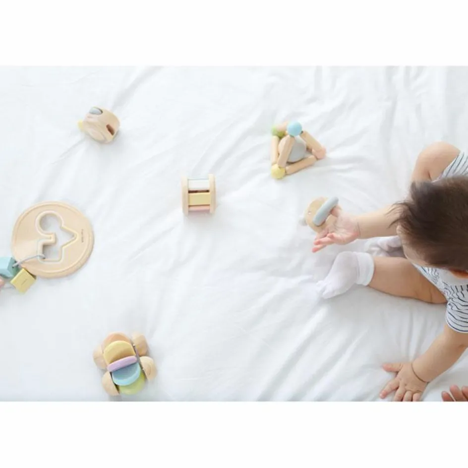 La voiture de bébé pastel|Plan Toys Discount