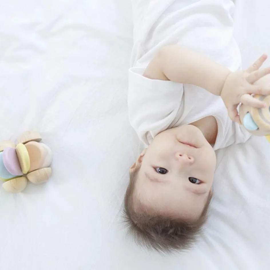 La voiture de bébé pastel|Plan Toys Discount