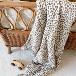 Best Rose in April Lange Bianca Mini Léopard Greige (70 x 70 cm)