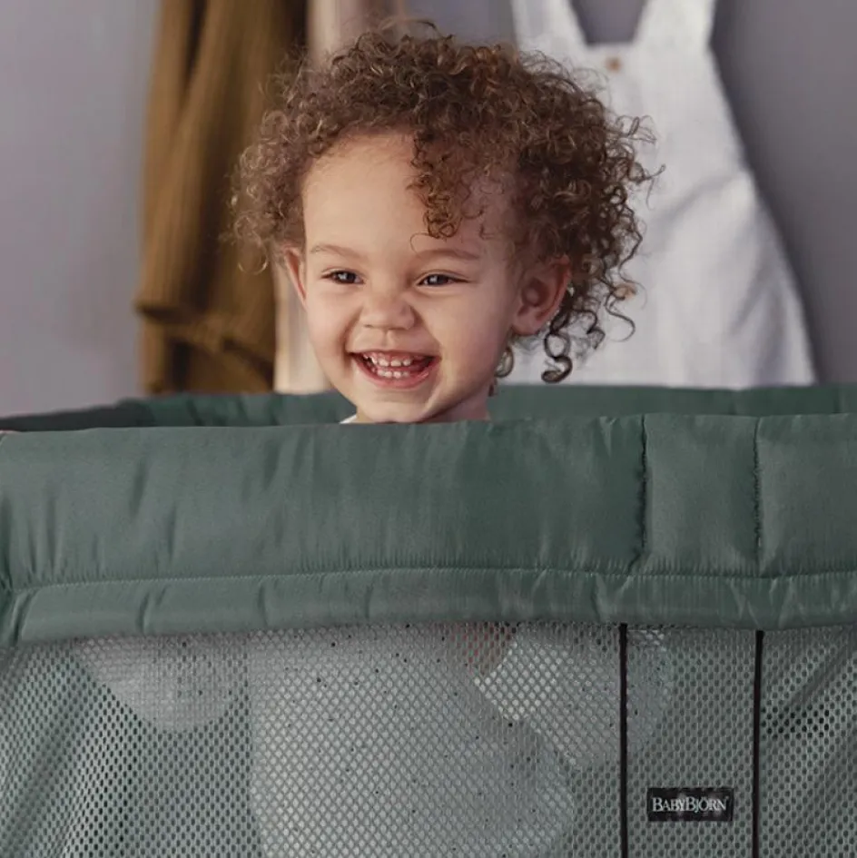 Lit parapluie Light vert foncé|BabyBjörn New