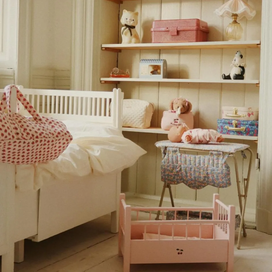 Lit pour poupée en bois rose|Konges Slojd Clearance