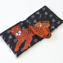 New Wee Gallery Livre bébé en tissu Peekaboo Jungle