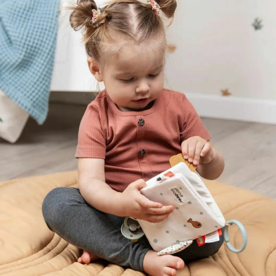 Hot Done by Deer Livre bébé en tissu poissons Sea friends