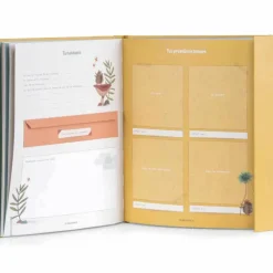 Livre de naissance Trois petits lapins (80 pages)|Moulin Roty Hot