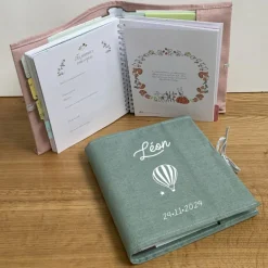 Livre de naissance vert amande 88 pages (personnalisable)|Les Griottes