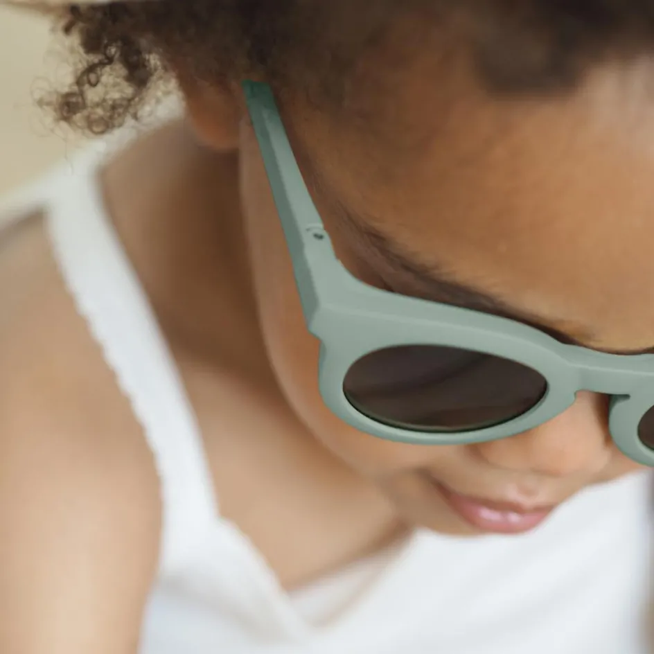 Lunettes de soleil Retro Happy Vert Sauge (2-4 ans)|Béaba Outlet