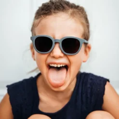 Hot Béaba Lunettes de soleil Square Sunny Gris Minéral (4-6 ans)