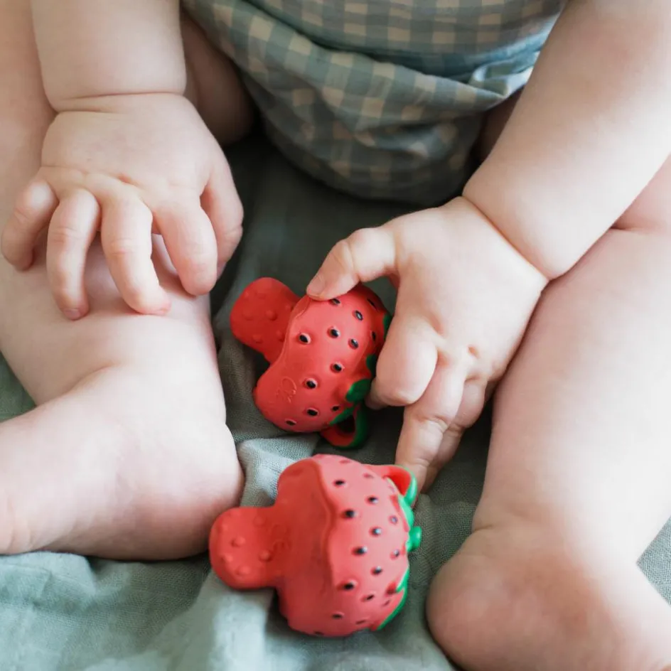 Outlet Oli & Carol Mini jouet de dentition Chewy Sweetie la fraise
