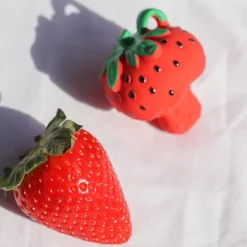 Outlet Oli & Carol Mini jouet de dentition Chewy Sweetie la fraise