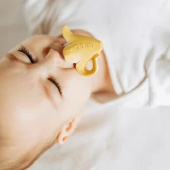 Mini jouet de dentition en latex Anita la banane Chewy to go|Oli & Carol Hot