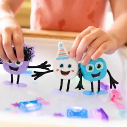 New Glo Pals Personnage Party Pal blanc et 2 cubes lumineux