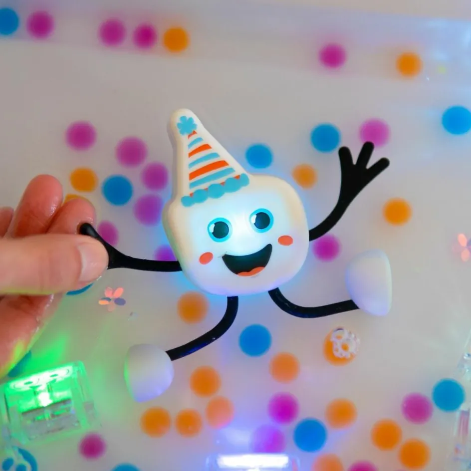 New Glo Pals Personnage Party Pal blanc et 2 cubes lumineux