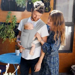 Porte bébé Embrace Soft Air Mesh gris clair|Ergobaby Hot
