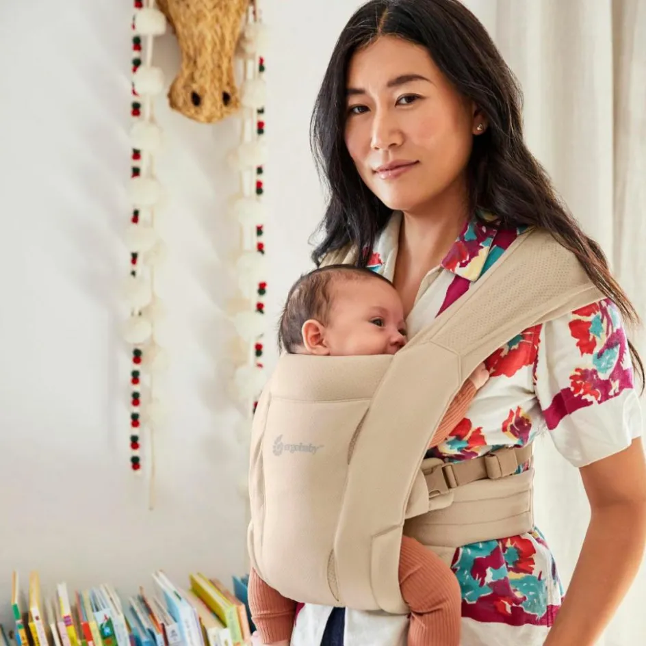 Porte bébé Embrace SoftAir Mesh Cream|Ergobaby Sale