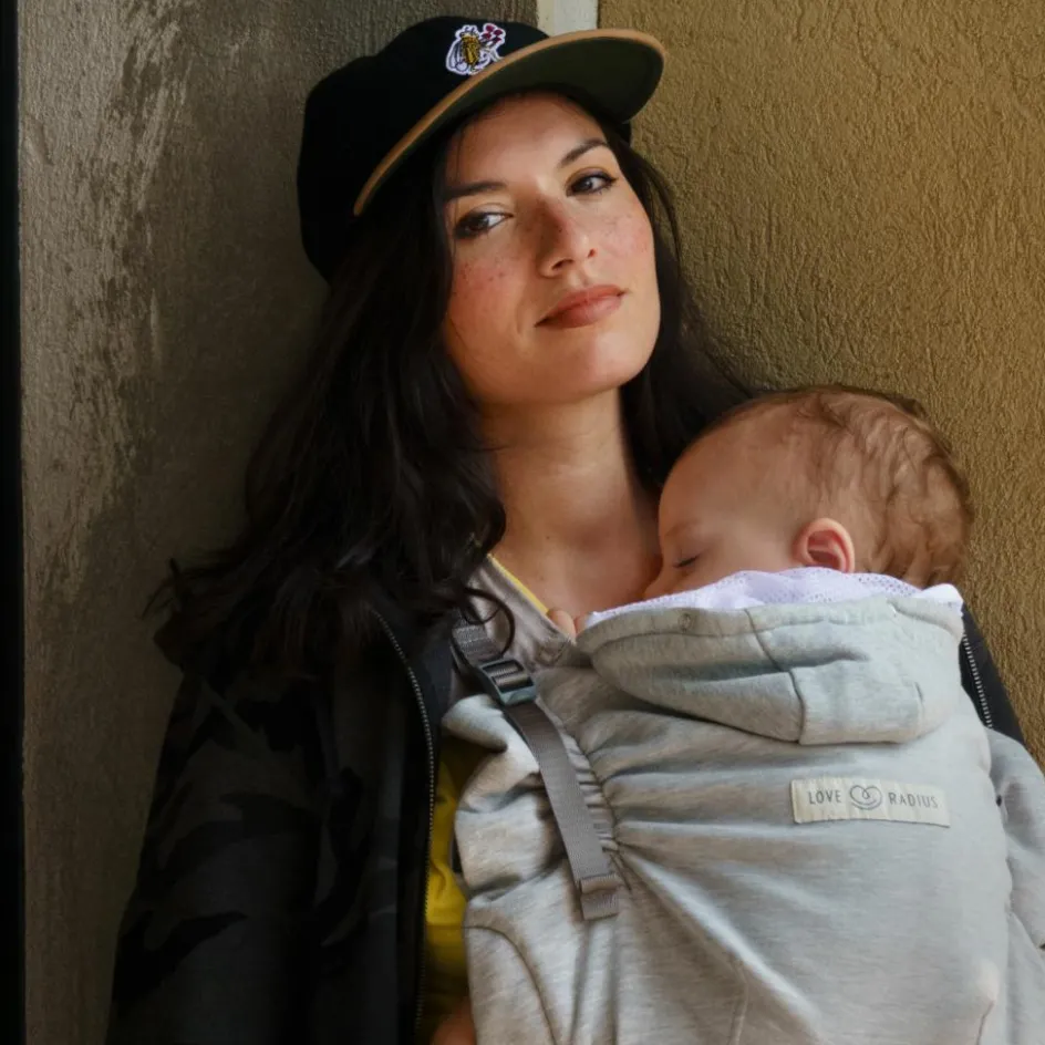 Porte bébé HoodieCarrier 2 Gris Athlétique|Love Radius Outlet